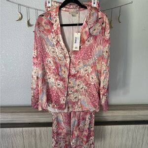 ASTRID NWT Pink Floral Pajama Set
